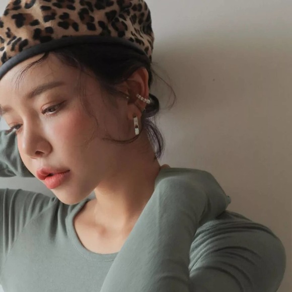 Leopard Beret Hat Tam Beanie Black Leather - Picture 8 of 9